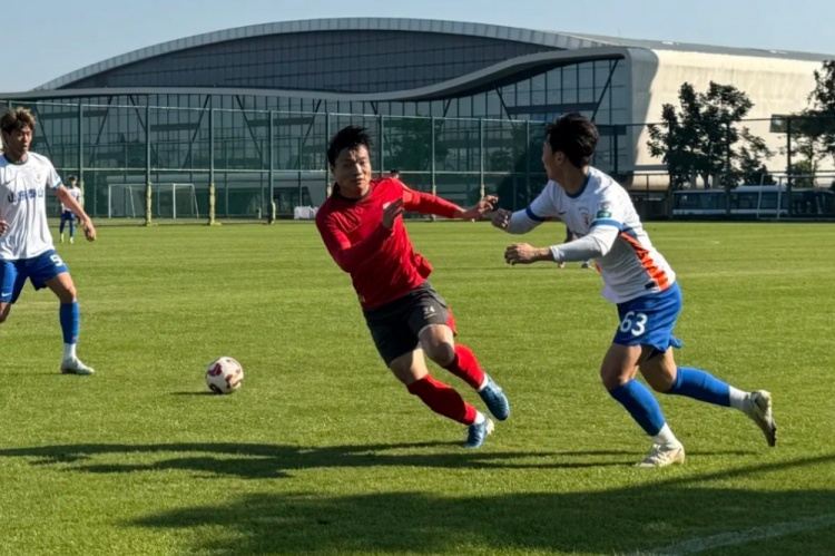 亚泰冬训首场热身，两套阵容出战2-0击败泰山B队