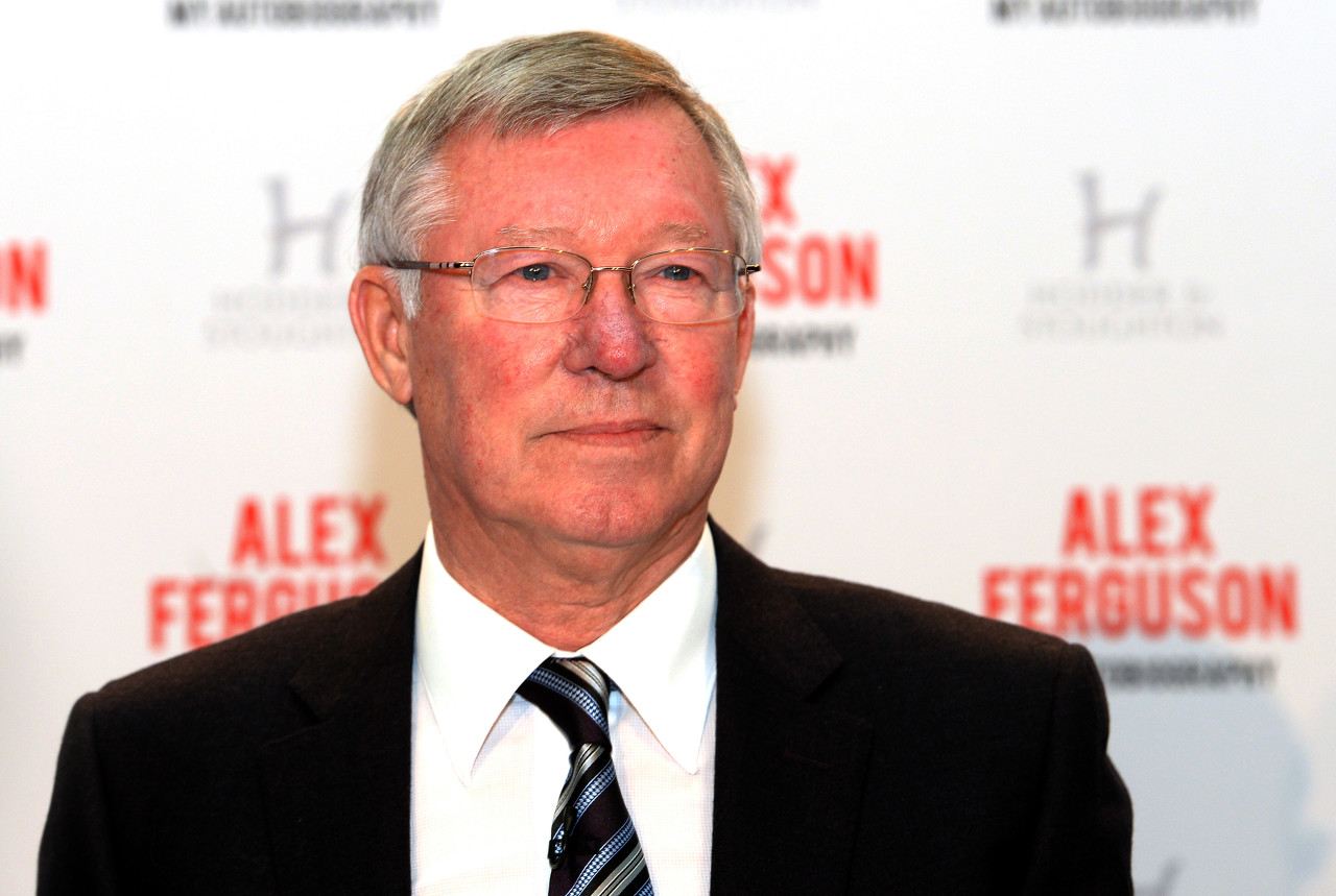 李·夏普：弗格森掌管俱乐部一切，我同居的女朋友被他赶回老家去