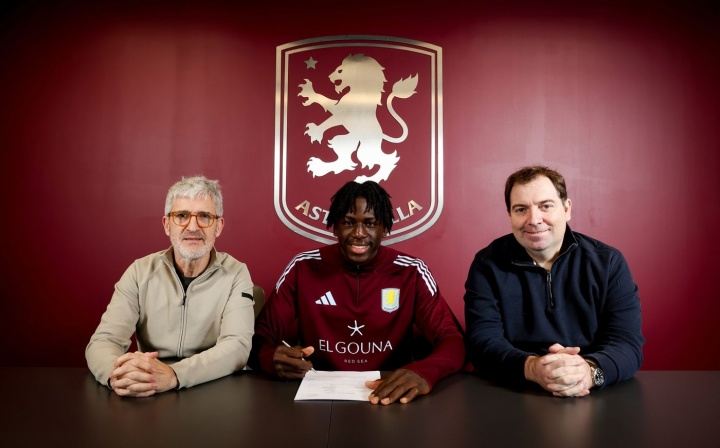 转会费1200万欧！官方：维拉签下1米93梅斯前锋马乔 今天刚满17岁