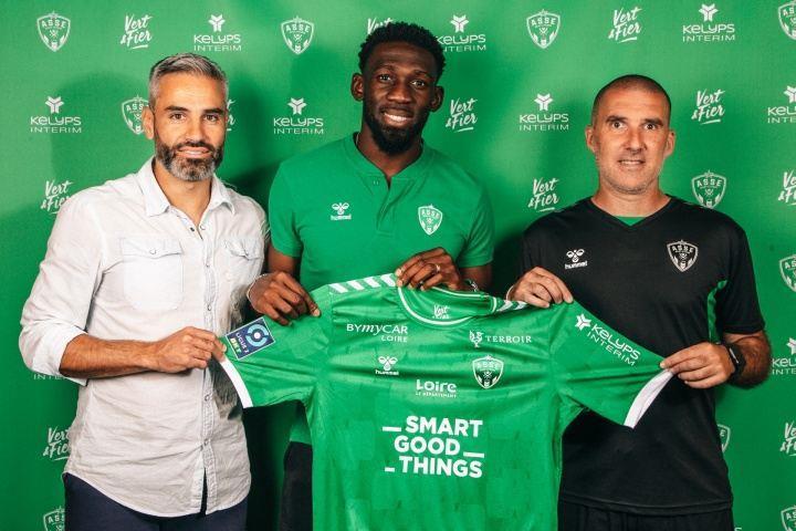 ：深圳新鹏城将引进29岁法乙中卫巴蒂班西卡，替代杜加利奇