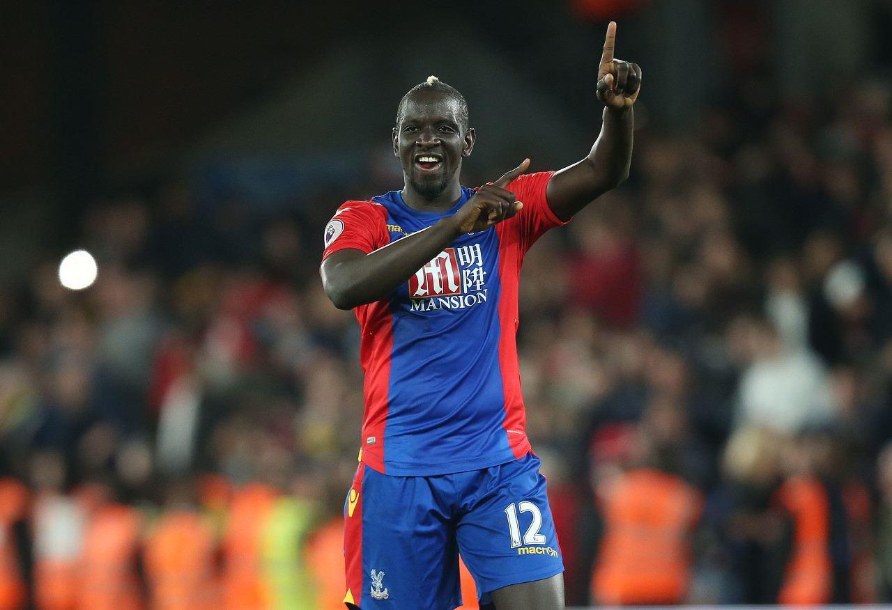 官方：前巴黎、利物浦后卫萨科宣布退役，接受巴黎球迷致敬