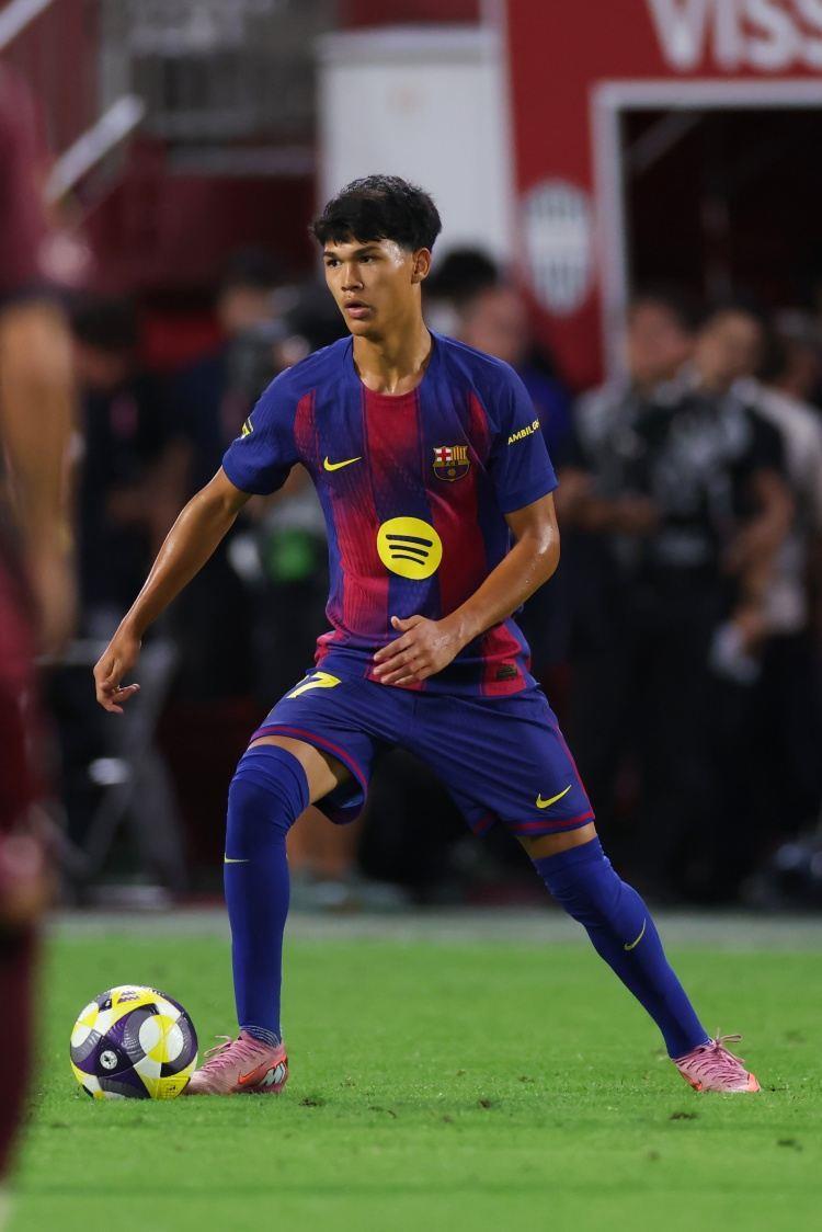 每体：德罗身体不适缺席赛前训练，不会参加巴萨的国王杯比赛