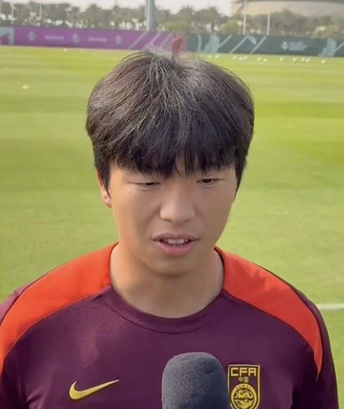 李镇全谈战乌兹：全队亢奋且期待明天比赛 要屏蔽外界声音和舆论