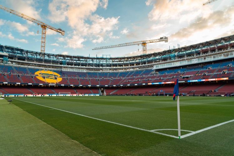 世体：巴萨申请诺坎普1C许可证可容62000人，北看台可能二月开放