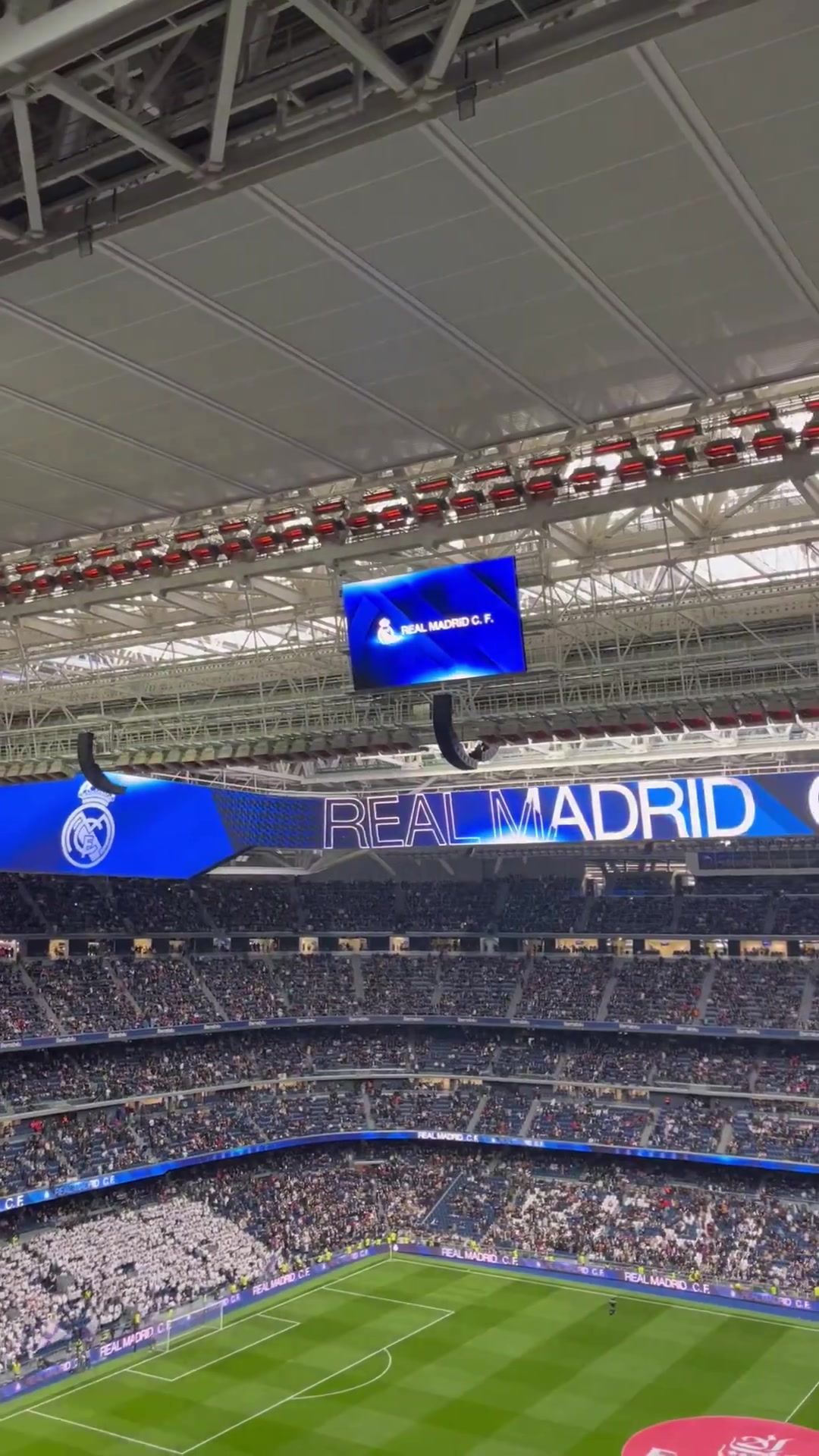 记者：老佛爷被皇马球迷喊辞职，维尼修斯和贝林厄姆的嘘声最大