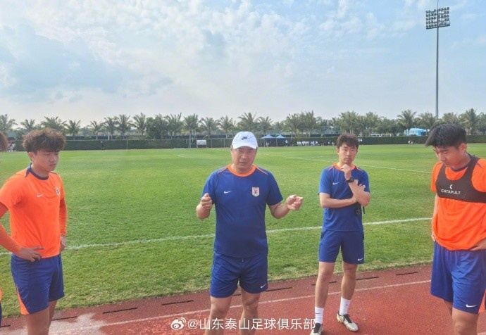 山东泰山与大连英博进行了一场热身赛，山东泰山1-2不敌大连英博