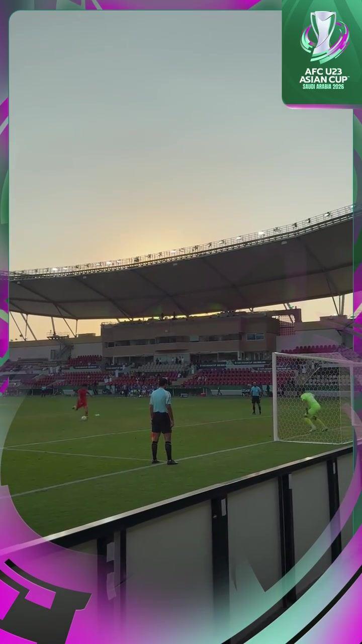 怎能不热泪盈眶！近距离镜头看王博豪罚进制胜点球，众人激情庆祝