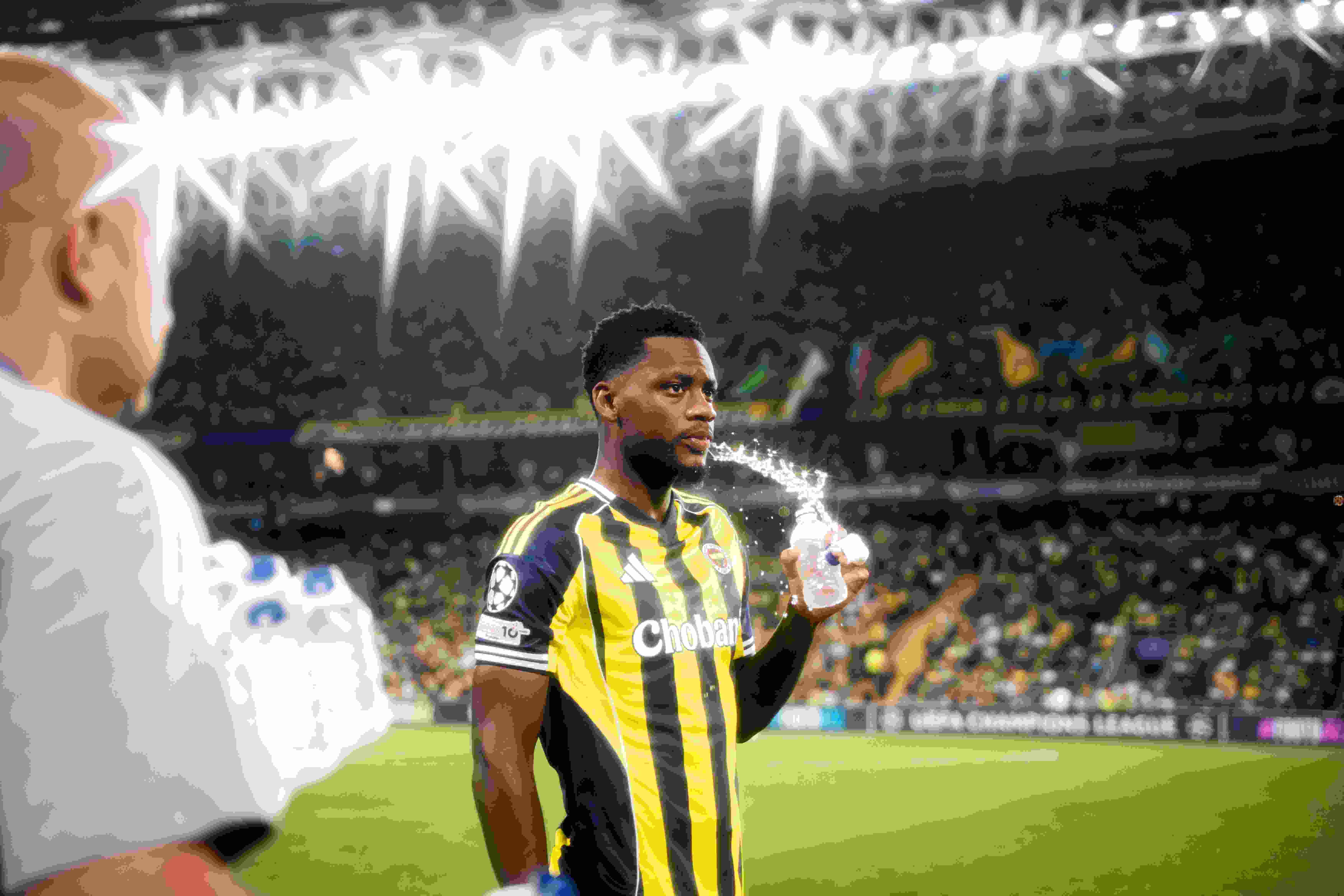 记者：费内巴切上诉成功，杜兰可以出战对阵维拉的比赛