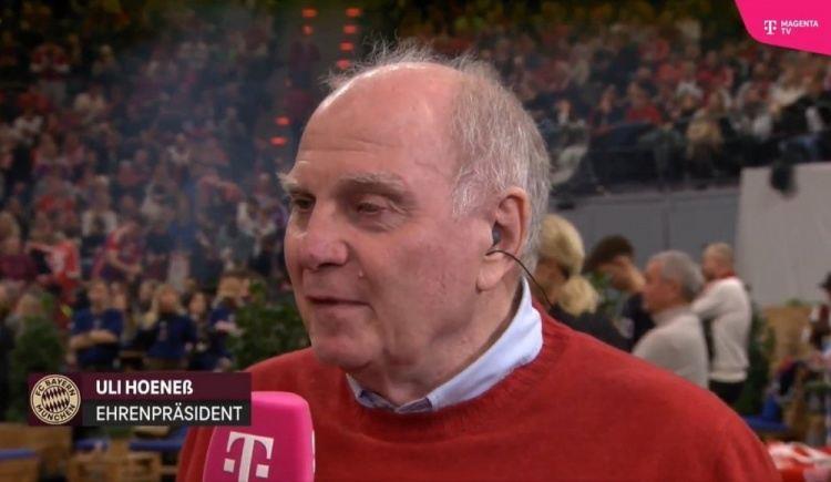 赫内斯：我们此前被嘲笑阵容太单薄 但现在11分领跑而且卡尔崛起