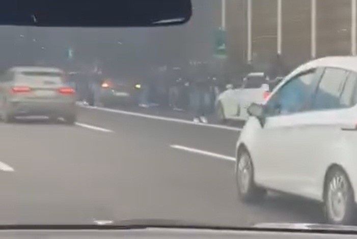 罗体：罗马和佛罗伦萨百余名球迷在高速公路上斗殴，警方正在调查