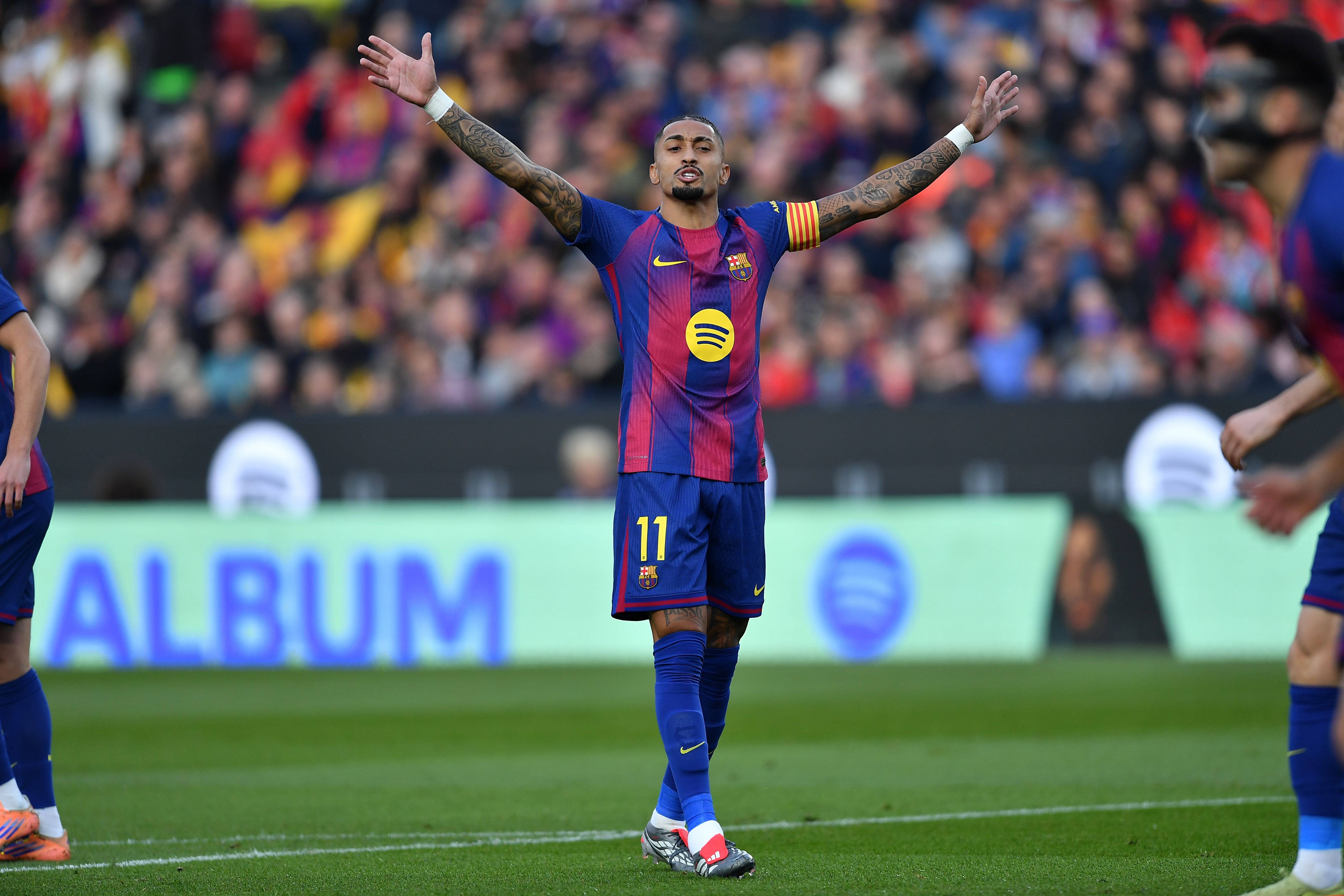 世体：拉菲尼亚回归训练，亚马尔停赛、费兰肌肉不适无法出战欧冠