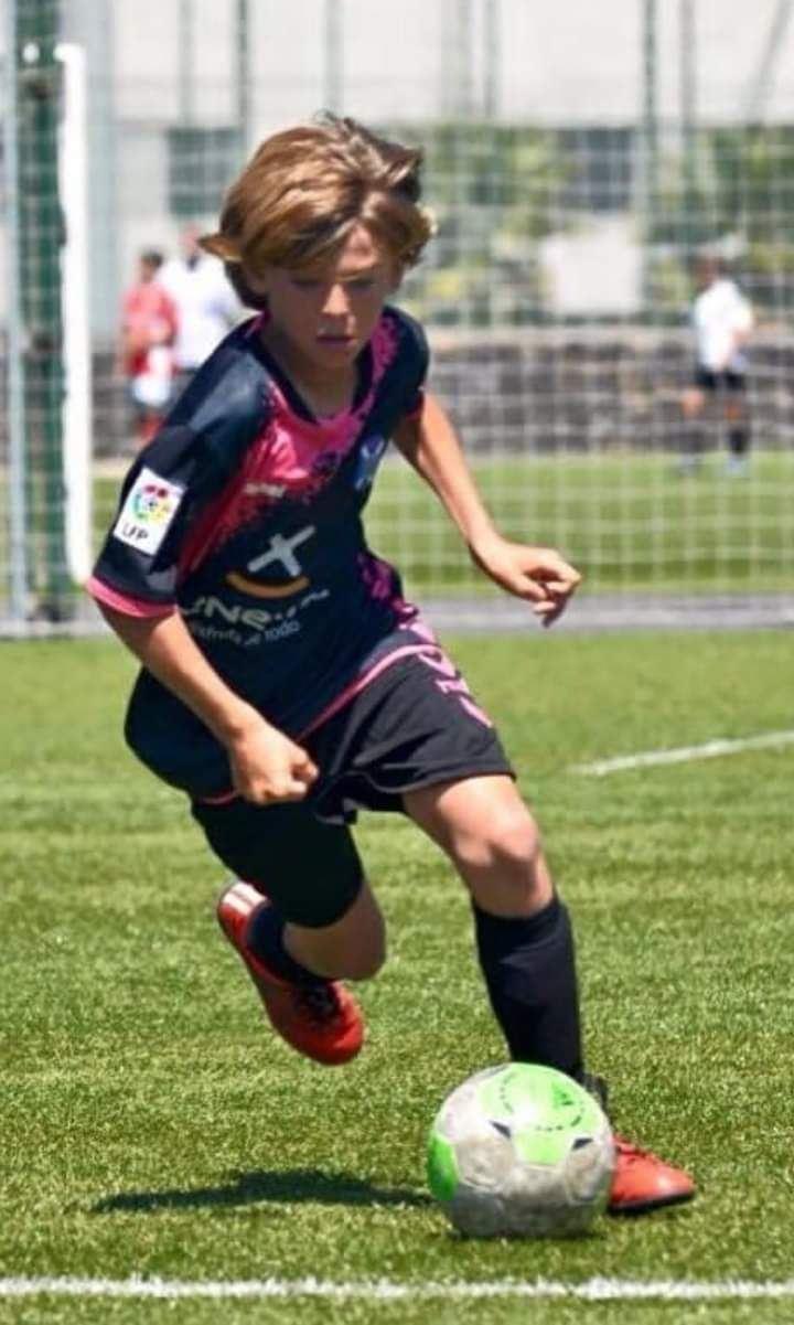 还好能回购！16年皇马从特内里费淘到12岁帕斯，8年后仅600万放走