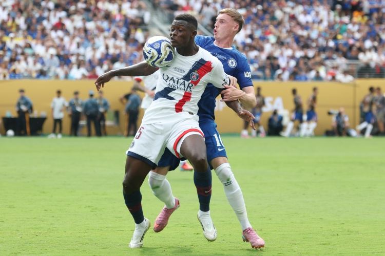 队报：门德斯更注重预防措施避免再次受伤，他的身体素质已达巅峰