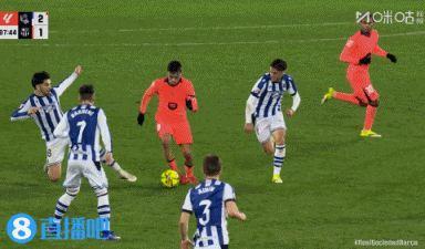 遭皇社球员铲脚踝，佩德里向裁判抱怨：你自己该看得到，太明显了