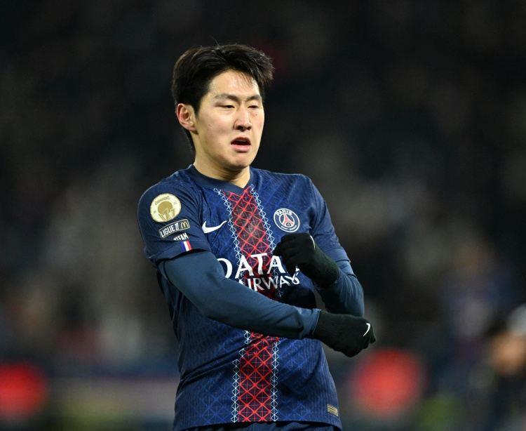 巴黎人报：李刚仁不打算在冬窗离开巴黎，暂时并未考虑加盟马竞