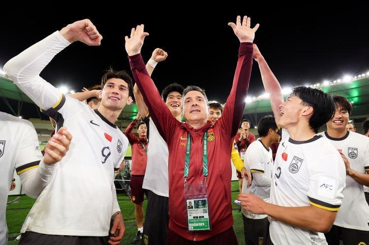 尊重规律！安东尼奥18年起带U15国足一路栽培 邵佳一曾任领队助教