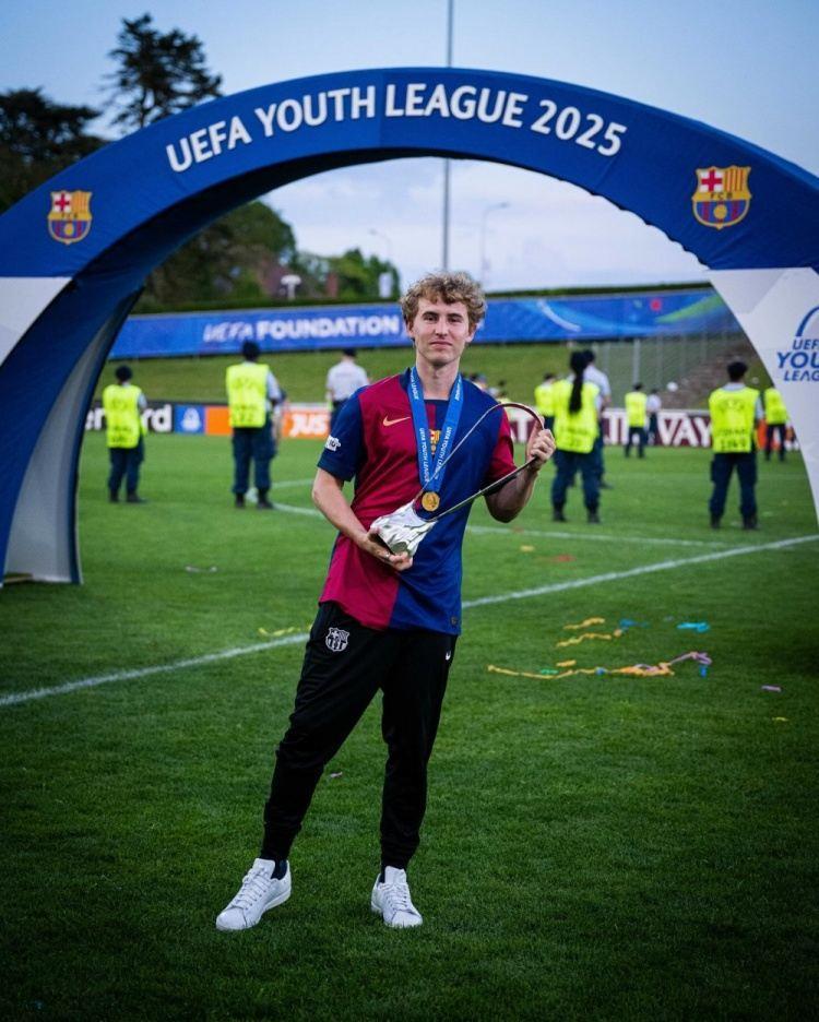 世体：巴萨青训小将阿德里安·吉尔将离开俱乐部，加盟亚特兰大联