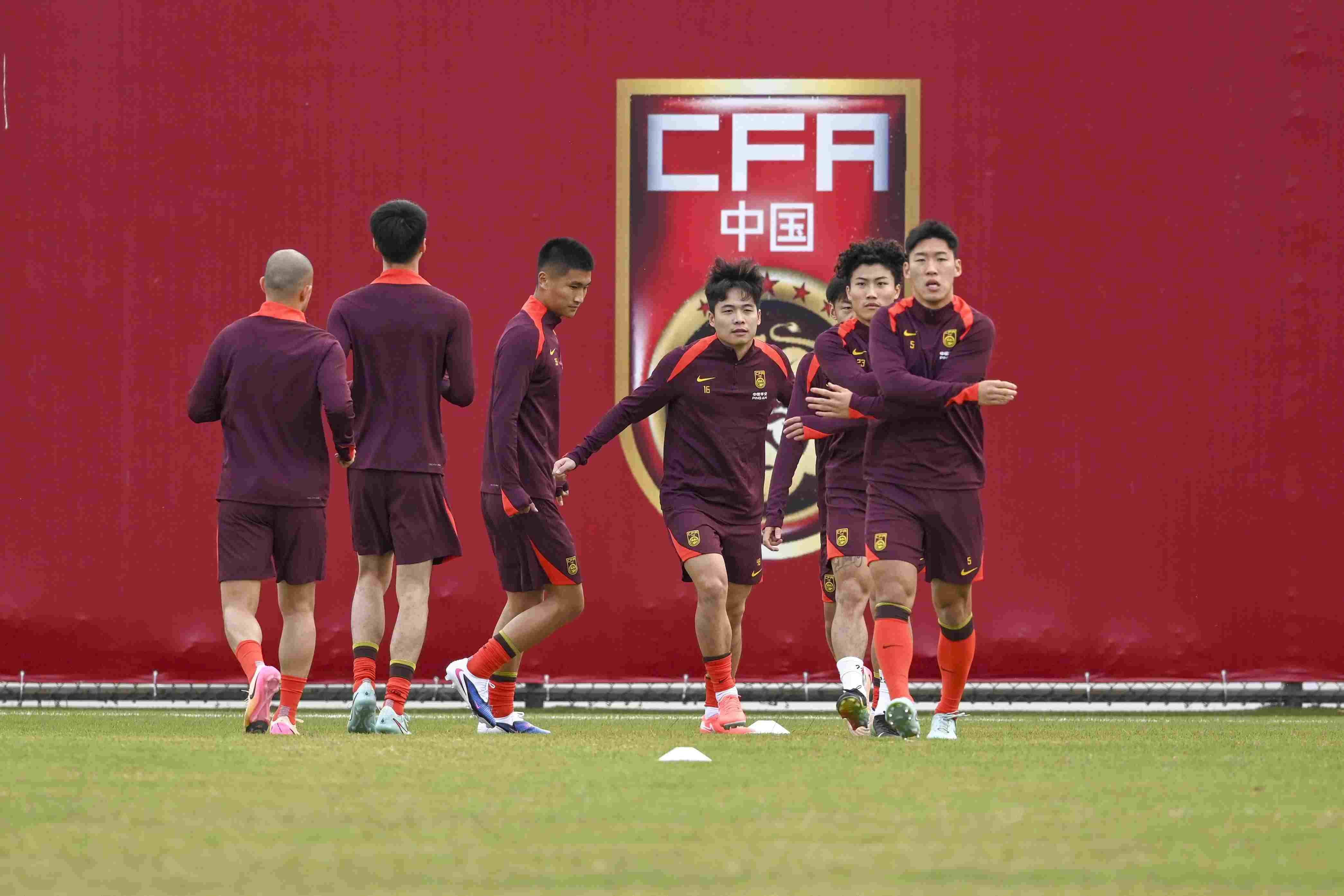 足球报：国足6月有机会与强队热身，FIFA意图打开中国市场