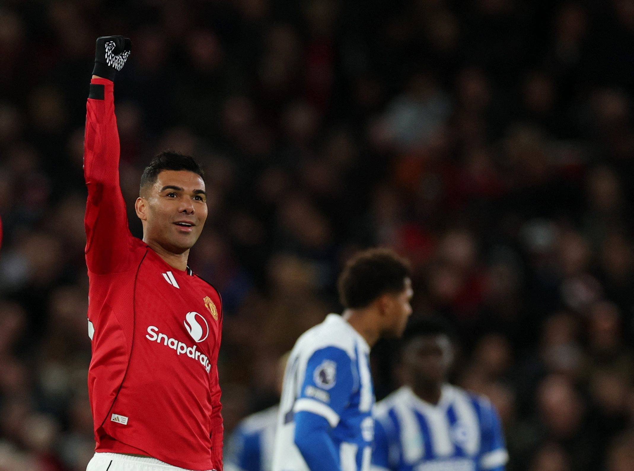 鞠躬尽瘁！卡塞米罗效力曼联3年半夺2冠 现身价800万仅加盟时两成