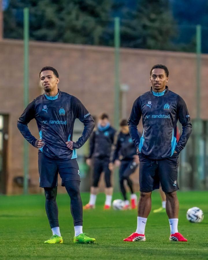 哥你也来了？恩瓦内里外租马赛，与廷伯的双胞胎兄弟昆滕相聚