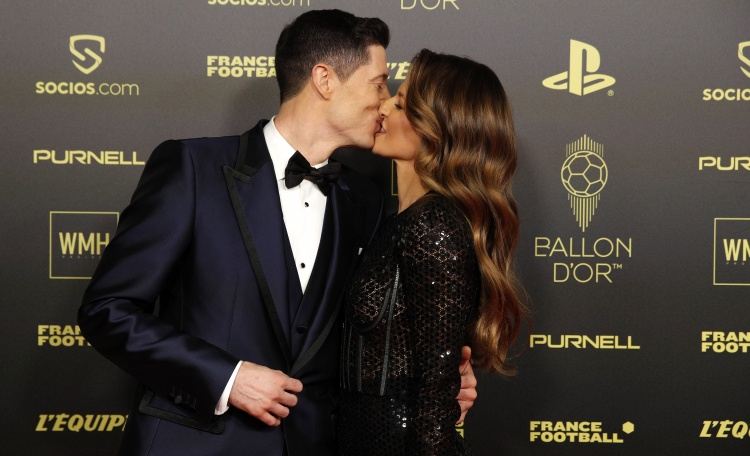 莱万妻子：从慕尼黑到巴塞罗那是彻底的改变 我从未停止支持他