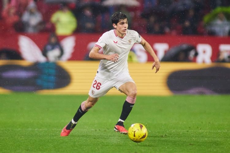 斯基拉：尤文曾考察塞维利亚边卫胡安卢，但尚未商谈他的转会