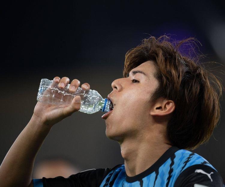 日本U23前锋：从集训开始，我们就一直在准备如何破解密集防守