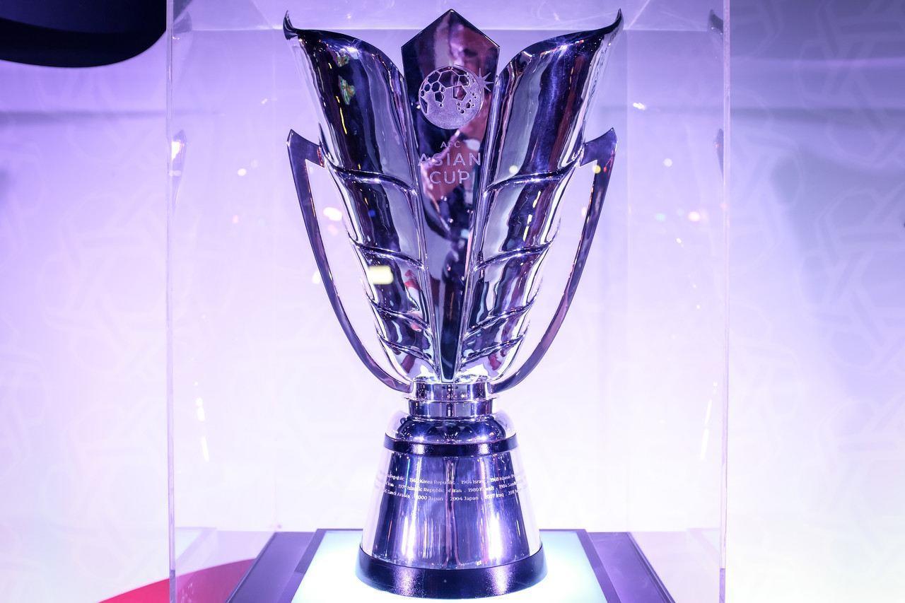 霍启山两会提案：建议粤港澳大湾区联合申办足球亚洲杯