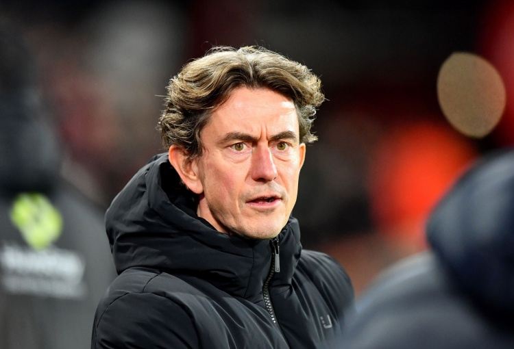 弗兰克：球迷的不满完全能理解，这样的成绩没人会满意