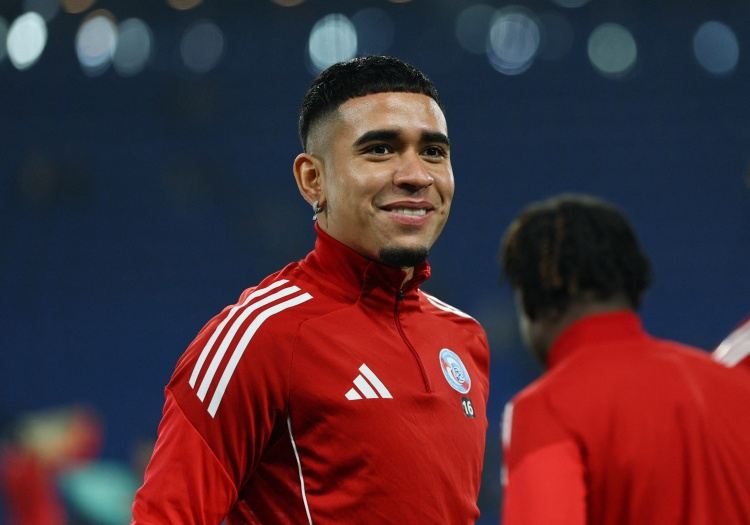 队报：切尔西小将派斯因表现差被租借 他频繁去夜店、游览迪士尼