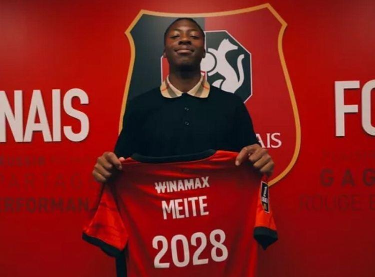 18岁就去沙特淘金！队报：新月签下雷恩前锋梅特，总价3300万欧