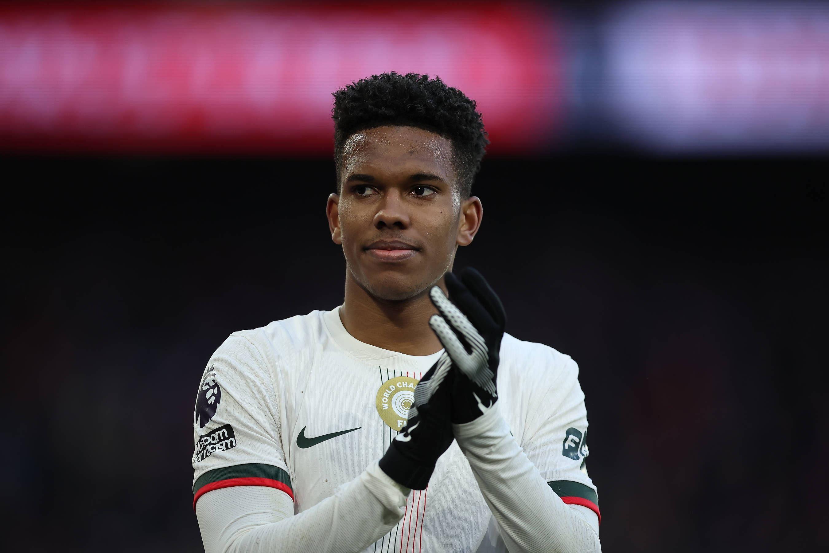 德科谈巴萨未签下埃斯特旺：和实力无关，我们有特点类似的亚马尔