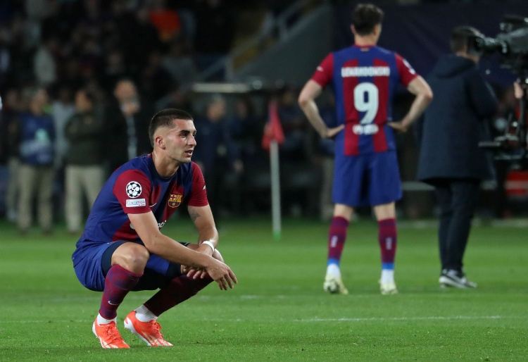 世体：费兰和莱万仍在竞争巴萨主力中锋 德容下轮西甲将回归