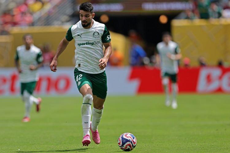 世体：马竞关注阿根廷国脚前锋洛佩斯，球员本赛季5场3球3助