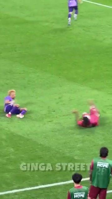 足球 功夫有搞头！迭戈·科斯塔打入世界波，旁边球员竟在WWE摔跤