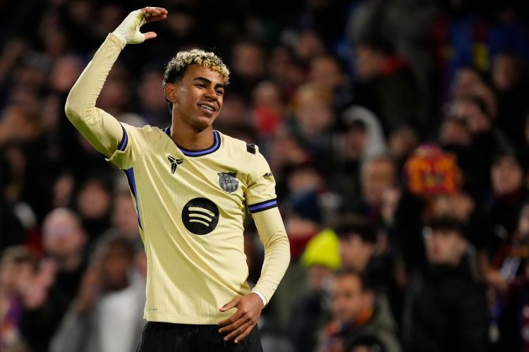 亚马尔首开纪录，父亲：看你这样踢球让我兴奋不已