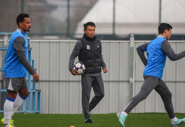 新角色！于汉超回归申花教练组，转型助教参加球队冬训