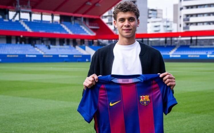 世体介绍哈姆扎：结合力量、速度与射门技巧，是一名全能前锋