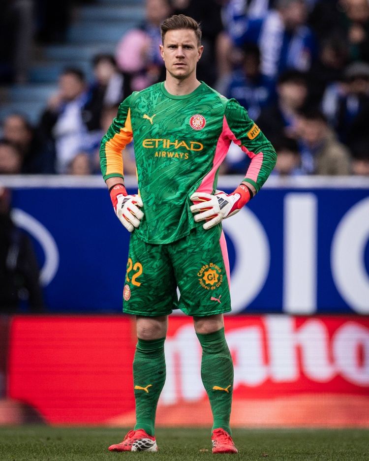 仅踢2场！多家西媒：特狮肌肉严重损伤或缺阵2个月，不排除回巴萨