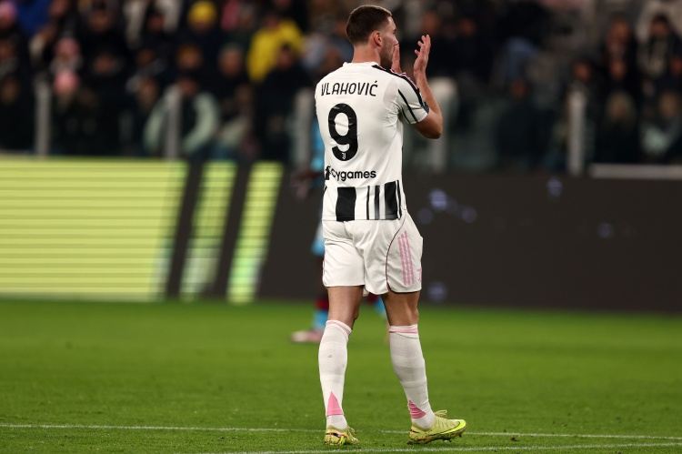 意媒：DV9手术后首次回尤文基地进行恢复，霍尔姆和博加参与合练