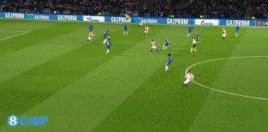 还记得这球吗？祖马后场一条龙连过5人后高射炮踢飞，逗笑兰帕德