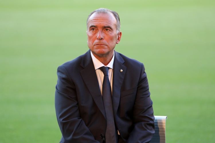 世体：尤斯特下周一出任巴萨代理主席，拉波尔塔先辞职准备选举