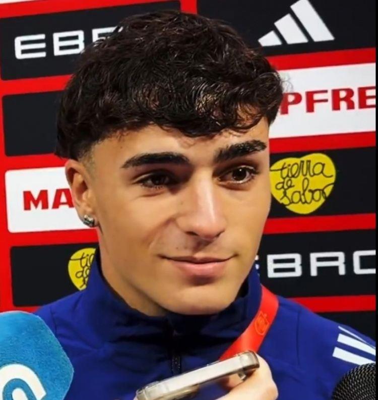 每体：外售青训球员比尔希利表现出色，巴萨关注其回购可能