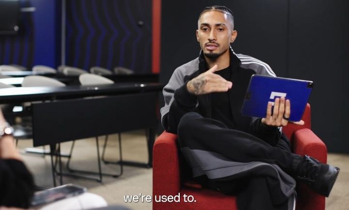 拉菲尼亚：刚开始相处可能觉得莱万有点怪，但后来你就习惯了