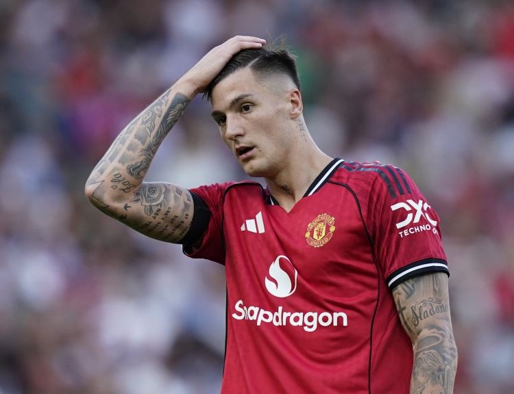 希勒预测英超：曼联胜热刺，枪手碾压黑猫，红军曼城对攻战打平