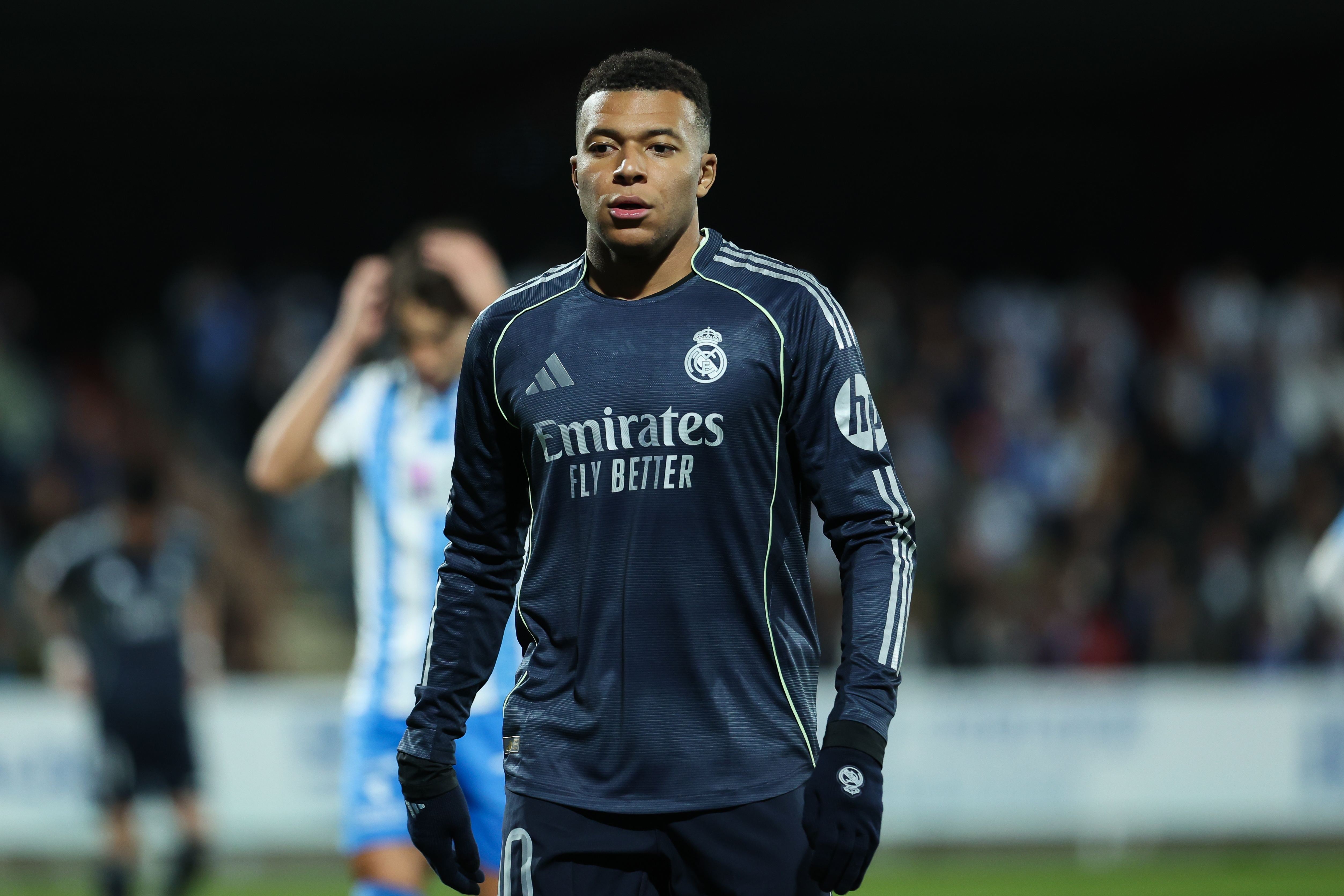 队报：姆巴佩通过法警向巴黎追讨590万欧欠薪，可申请冻结财产