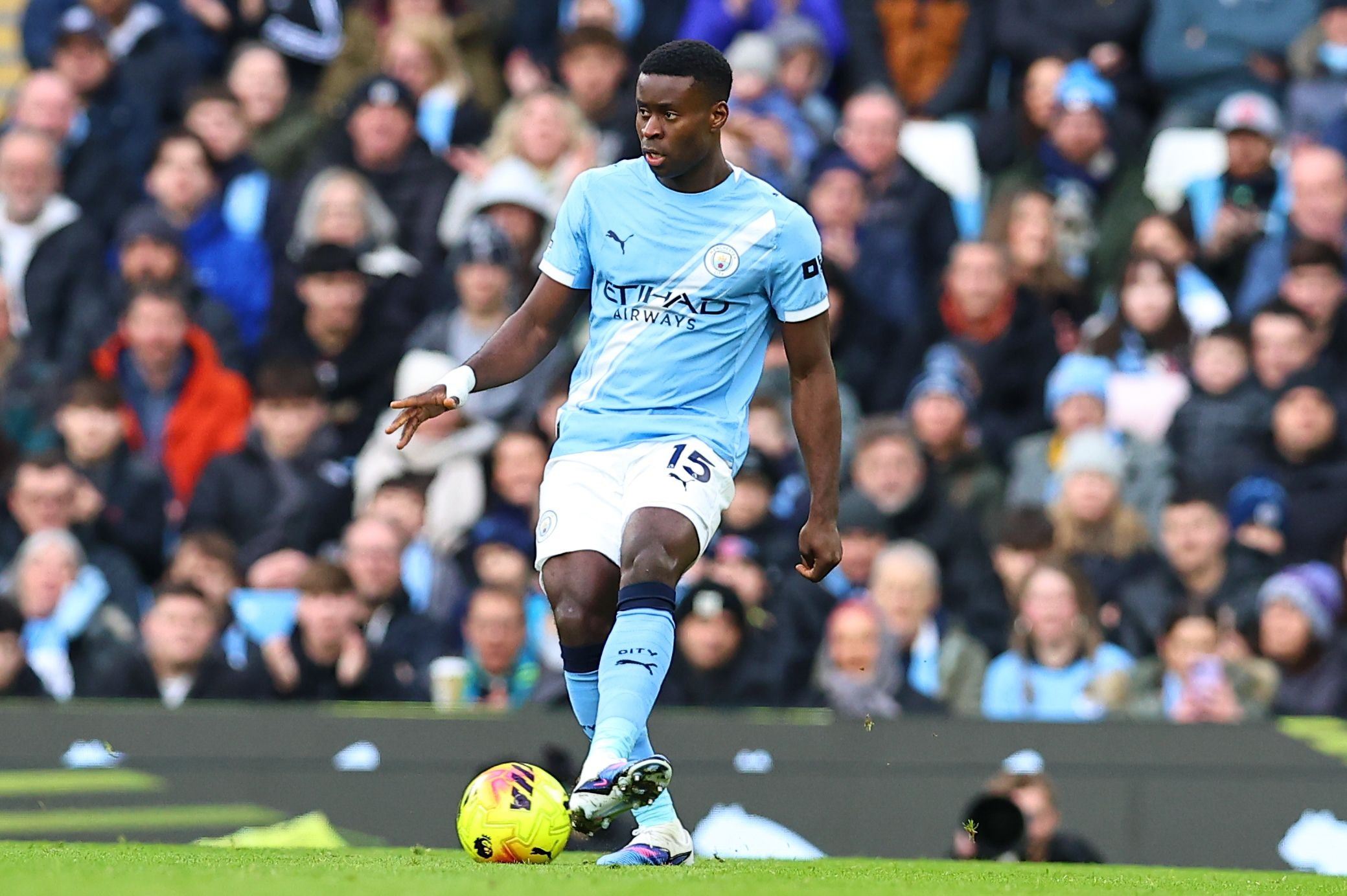 曼晚透露曼城欧冠淘汰赛名单调整：格伊、塞梅尼奥入选，尼潘落选