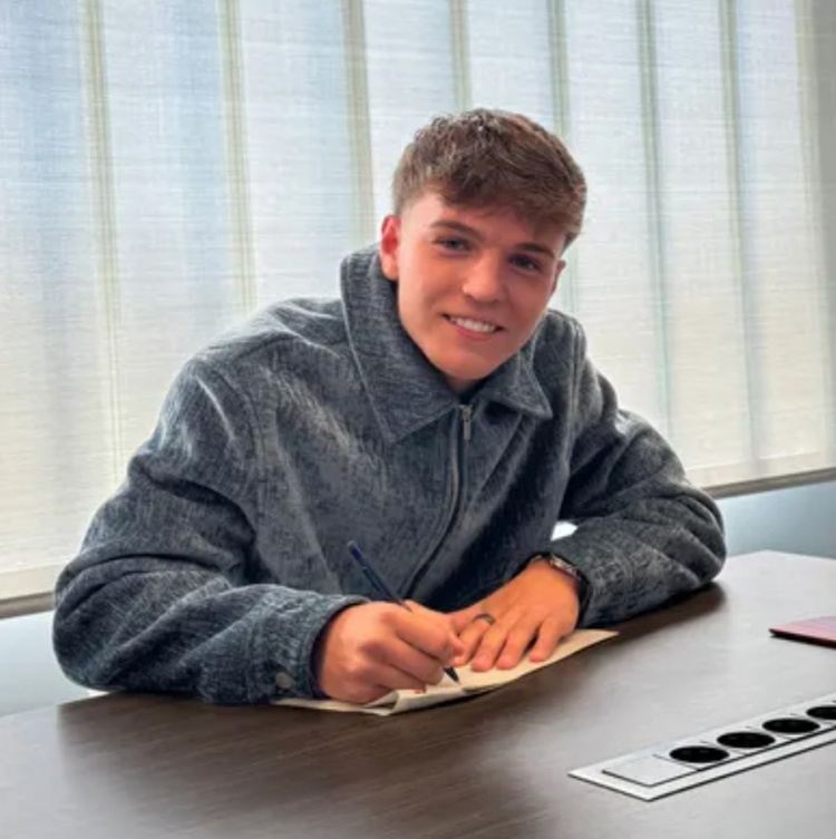 留住未来！巴萨官方：续约18岁中场胡安·埃尔南德斯至2028年