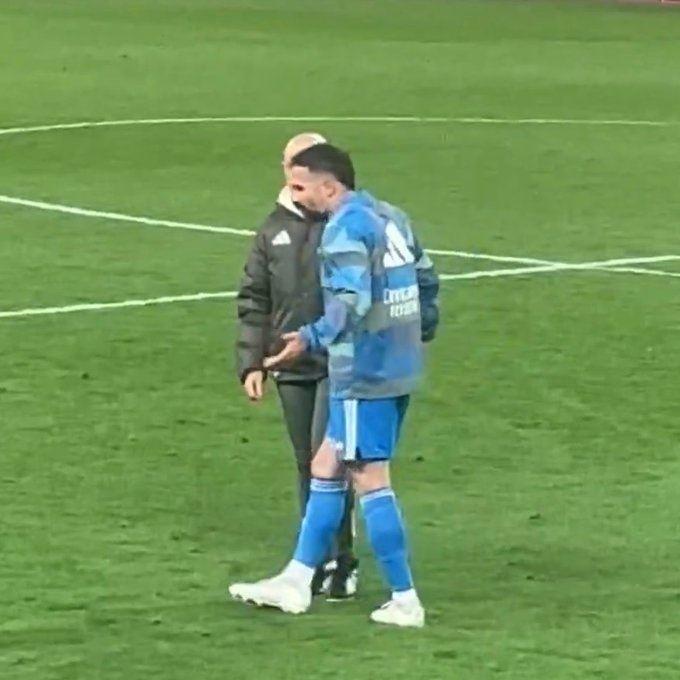 职业！TA：卡瓦哈尔无缘登场”气炸了“，但也表示会继续努力训练