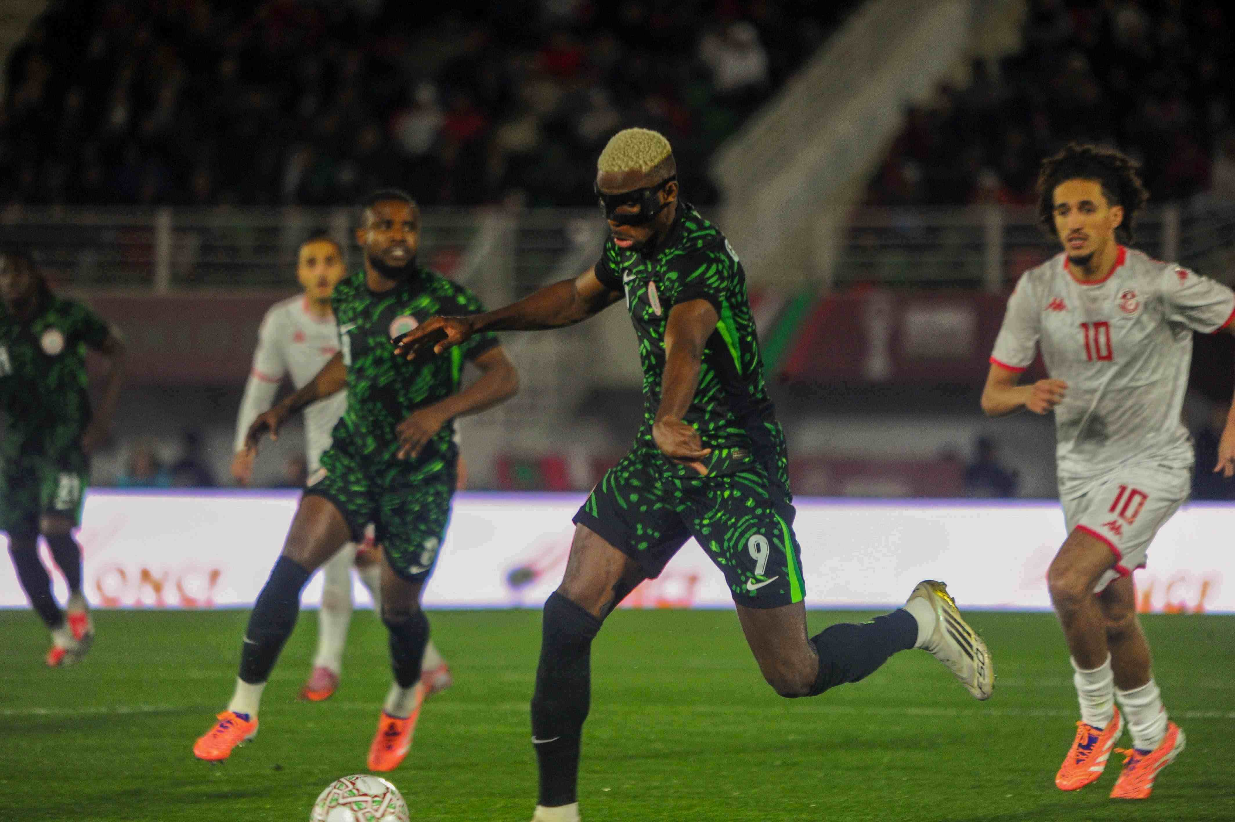 尼日利亚主帅：奥斯梅恩和卢克曼在非洲杯争执很正常，我都没插手